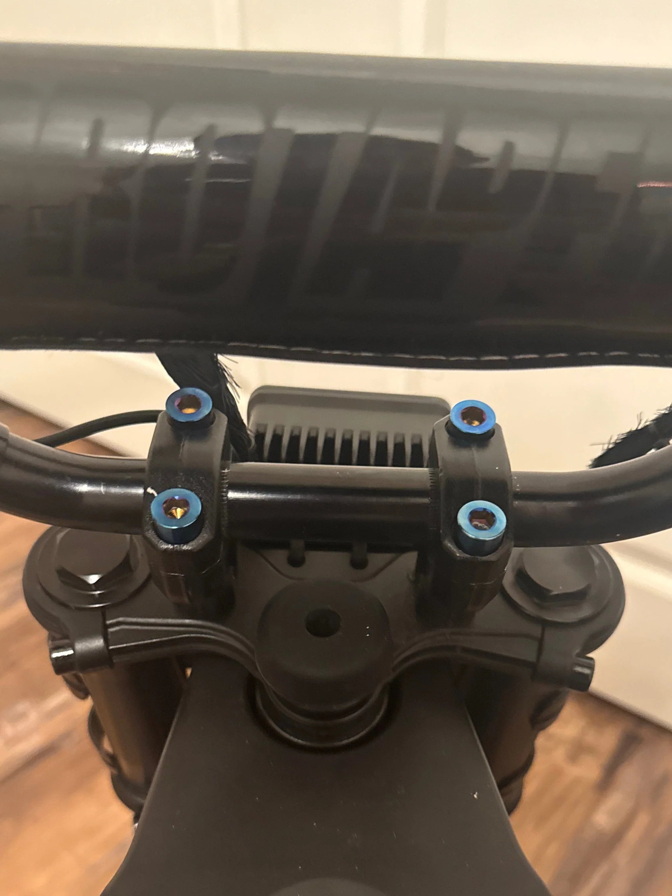 Tuttio handle bar titanium bolts